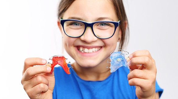Фото ребенок с ортодонтическими пластинками